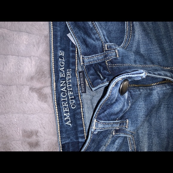 American Eagle ‘Hi-Rise Jegging’ with rips - Picture 3 of 5